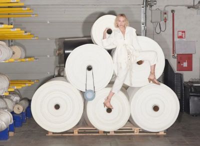 易烊千璽官宣阿瑪尼代言、劉亦菲發超A廣告片、Chlo&eacute;女孩向前沖